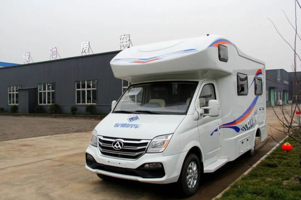 大通C型房车，现代露营生活的理想探索伙伴